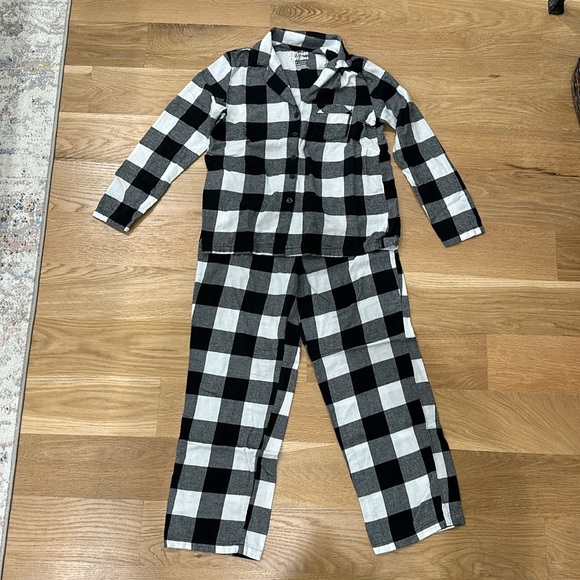 5/$22 Women’s petite XS buffalo plaid pajamas - Picture 1 of 3